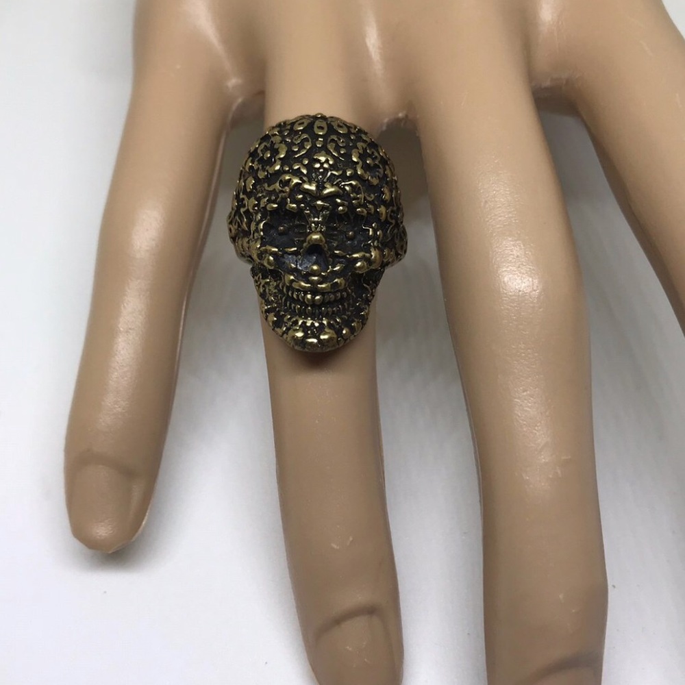 Flower Design on Skull Ring